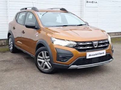 Used Dacia Sandero Essentiel 100 HP (73 kW) 2022 Orange Hatchback