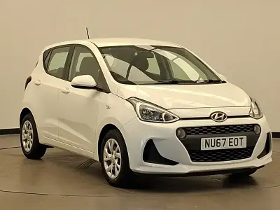 Used Hyundai i10 SE 66 HP (48 kW) 2017 White Hatchback