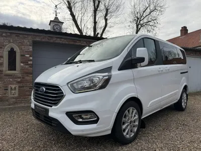 Begagnad Ford Tourneo Custom Titanium 2022 Vit Van