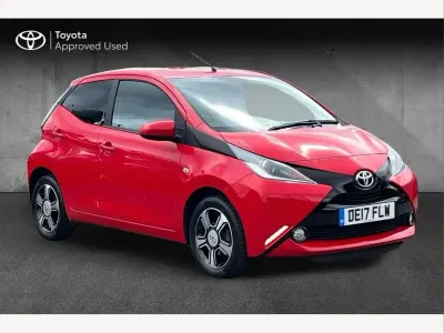Used Toyota Aygo X-clusiv 69 HP (50 kW) 2017 Red Hatchback