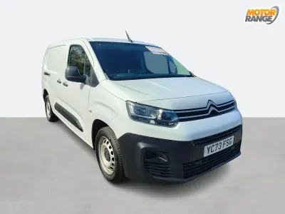 Usado Citroën Berlingo 100 CV (73 kW) 2023 Blanco Monovolumen