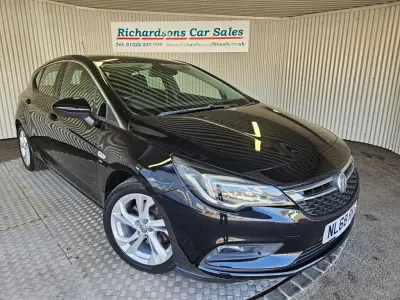 Used Vauxhall Astra SRi 200 HP (147 kW) 2018 Black Hatchback