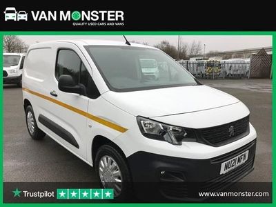 Begagnad Peugeot Partner 2021 Vit Minibuss