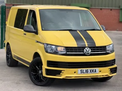 Begagnad VW Transporter Startline 2016 Gul Van