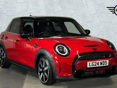 Second-hand Mini Cooper S Exclusive 176 CP (129 kW) 2024 Roșu Hatchback