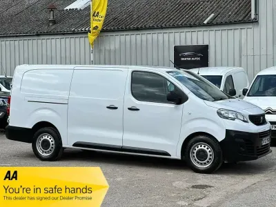 Käytetty Peugeot Expert Premium 2023 Valkoinen Van