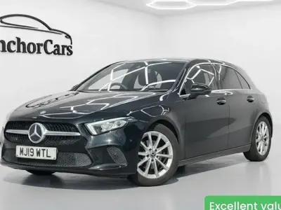 Begagnad Mercedes A180 Executive 116 HK (85 kW) 2019 Svart Halvkombi