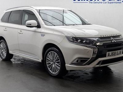 Used Mitsubishi Outlander P-HEV 177 HP (130 kW) 2019 White Estate