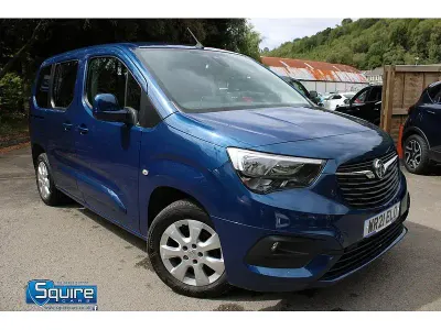 Used Vauxhall Combo 100 HP (73 kW) 2021 Blue MPV
