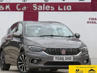 Used Fiat Tipo Lounge 120 HP (88 kW) 2016 Grey Hatchback