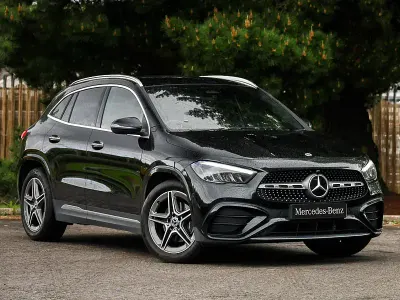 Käytetty Mercedes GLA200 AMG Line Premium 163 HP (119 kW) 2024 Musta Katumaasturi