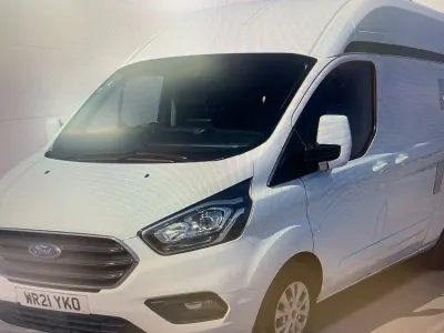 Usado Ford Transit Custom Limited 130 HP (95 kW) 2021 Branco