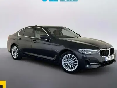 Usado BMW 530e Comfort Edition 292 HP (214 kW) 2022 Cinzento Sedan
