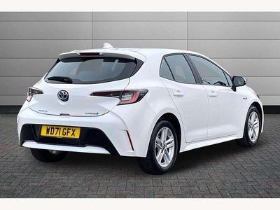 Used Toyota Corolla 122 HP (89 kW) 2022 Pure white Hatchback