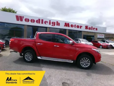 Used Mitsubishi L200 2017 Red Pickup