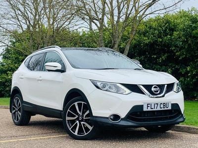 Used Nissan Qashqai Tekna 2017 White SUV