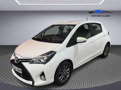Used Toyota Yaris 90 HP (66 kW) 2014 White Hatchback