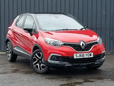 Used Renault Captur Iconic 90 HP (66 kW) 2018 Red SUV