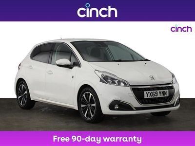 White Used 2019 Peugeot 208 Hatchback | £7,699 (Fair price)