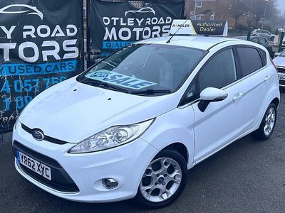 Used Ford Fiesta Zetec 96 HP (70 kW) 2012 White Hatchback