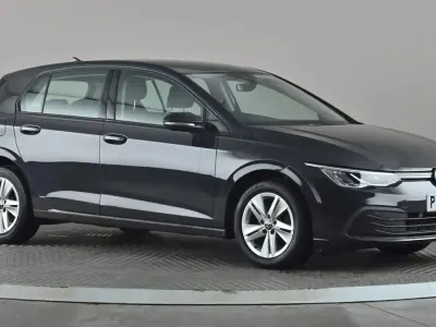 Używany VW Golf VIII Life 110 KM (80 kW) 2023 Szary Hatchback
