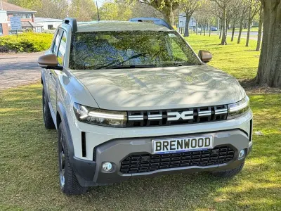 Begagnad Dacia Duster Extreme 130 HK (95 kW) 2025 Beige SUV