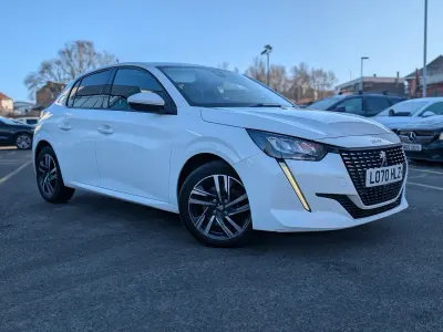 Used Peugeot 208 Allure Premium 102 HP (75 kW) 2021 White Hatchback