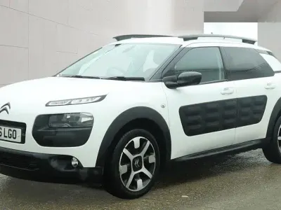 Used Citroën C4 Cactus Flair 82 HP (60 kW) 2016 White Hatchback