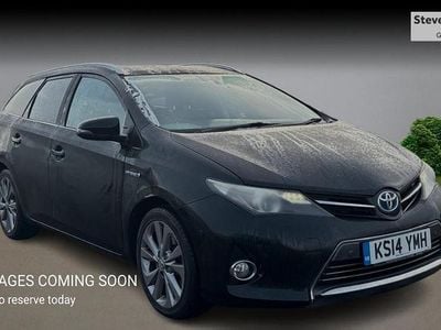 Black Used 2014 Toyota Auris Hybrid Estate | £9,388 (Fair price)