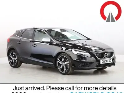 Begagnad Volvo V40 R-Design 152 HK (111 kW) 2019 Svart Halvkombi