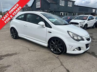 Used Vauxhall Corsa Edition 205 HP (150 kW) 2014 White Hatchback