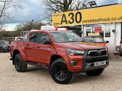 Gebraucht Toyota HiLux 201 PS (147 kW) 2023 Orange Pickup