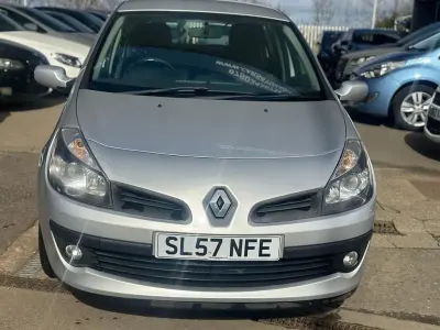 Używany Renault Clio II Dynamique 110 KM (80 kW) 2007 Srebrny Hatchback