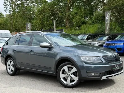 Used Skoda Octavia Scout Scout 4x4 184 HP (135 kW) 2015 Grey Estate