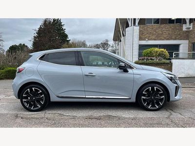 Used Renault Clio V Techno 143 HP (105 kW) 2025 Metallic  ceramic grey  Hatchback