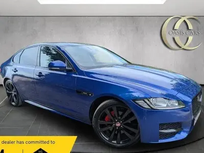Second-hand Jaguar XF R-Sport 241 CP (177 kW) 2018 Albastru Berlinǎ