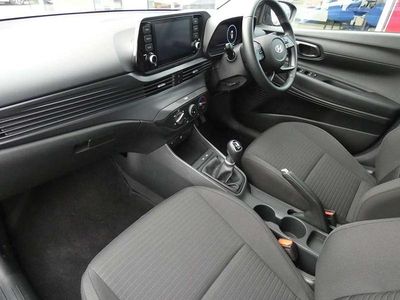 Używany Hyundai i20 SE 100 KM (73 kW) 2021 Niebieski Hatchback