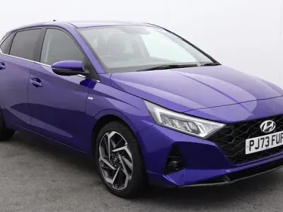 Used Hyundai i20 Premium 100 HP (73 kW) 2023 Blue Hatchback