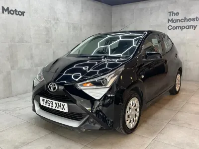 Usado Toyota Aygo X-play 72 HP (52 kW) 2019 Preto Citadino