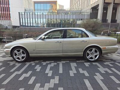 Used Jaguar XJ Executive 204 HP (150 kW) 2007 Gold Sedan