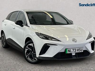 Begagnad MG MG4 EV SE 125 kW (170 HK) 2023 Vit Halvkombi