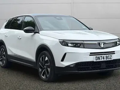 Used Vauxhall Grandland X Ultimate 136 HP (100 kW) 2025 White SUV