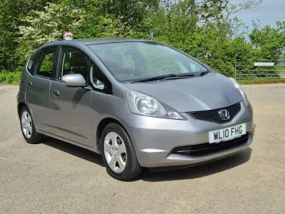 Używany Honda Jazz ES 100 KM (73 kW) 2010 Srebrny Hatchback