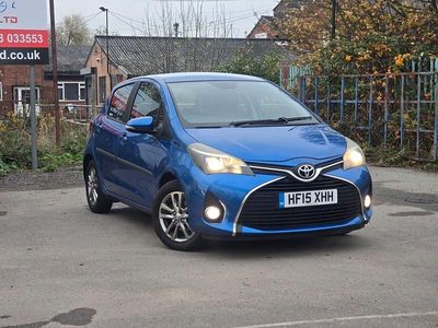Blue Used 2015 Toyota Yaris Hatchback | £5,190 (Fair price)