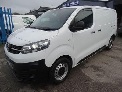 Used Vauxhall Vivaro S 145 HP (106 kW) 2023 White MPV
