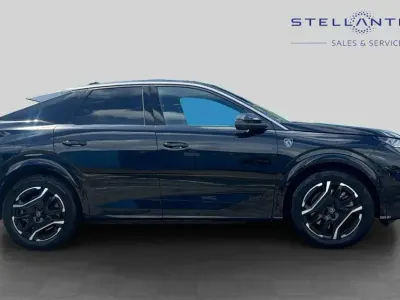 Used Peugeot e-3008 GT 152 kW (207 HP) 2025 Black SUV
