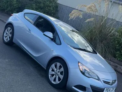 Usado Vauxhall Astra GTC Sport 2014 Prateado Citadino