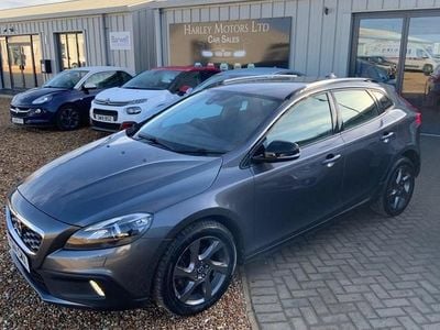 Used 2014 Volvo V40 CC Estate | £5,250 (Good price)