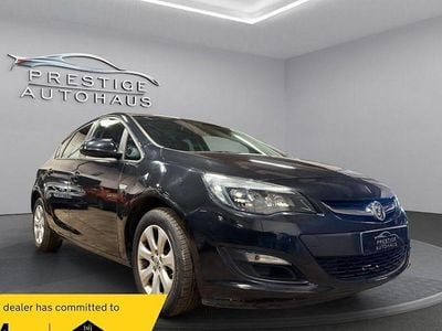 Used Vauxhall Astra Design Edition 101 HP (74 kW) 2015 Hatchback