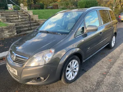 Second-hand Vauxhall Zafira Design Edition 110 CP (80 kW) 2014 Gri Monovolum